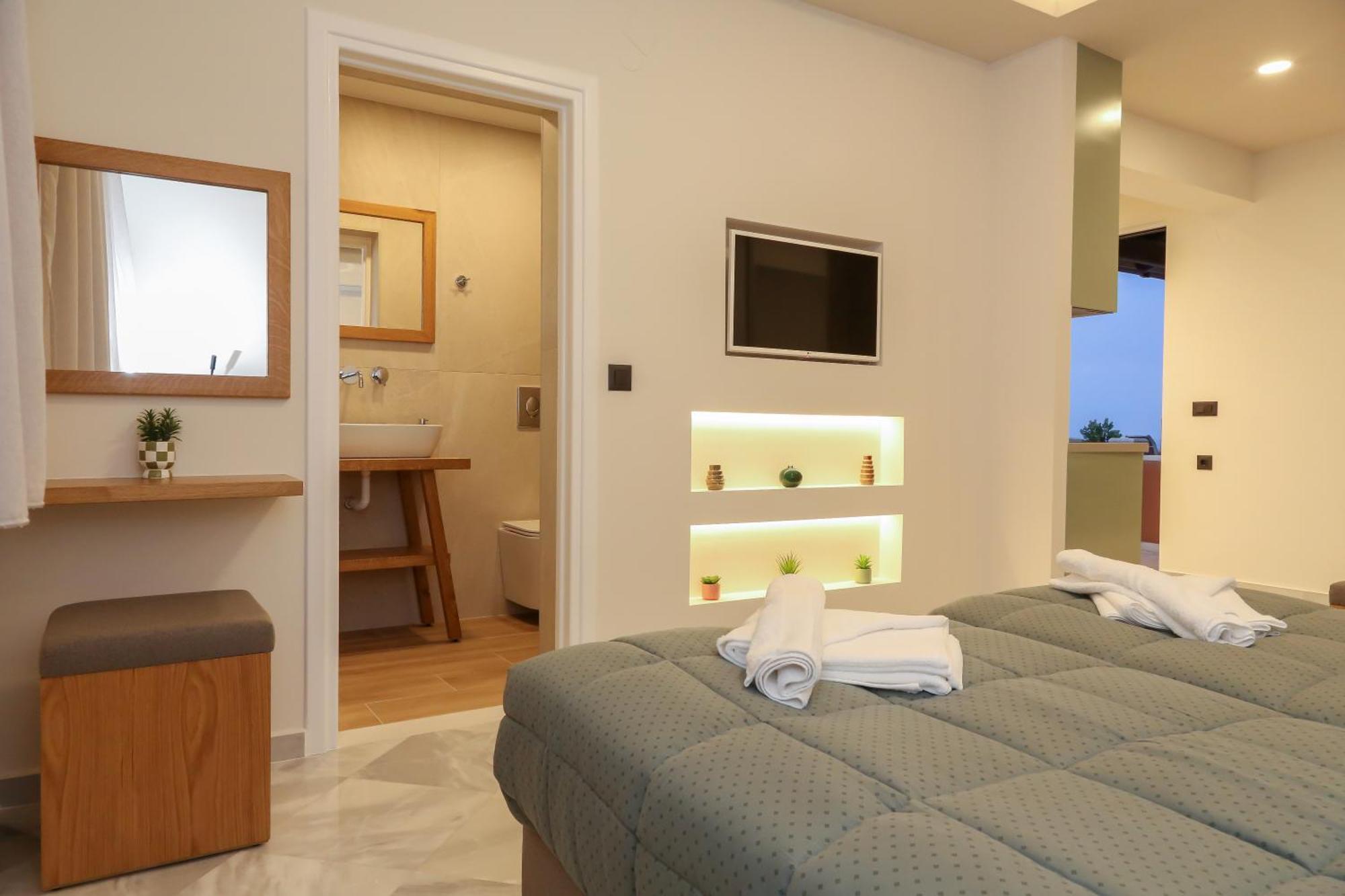 Heaven Apartments Agia Marina  Ngoại thất bức ảnh